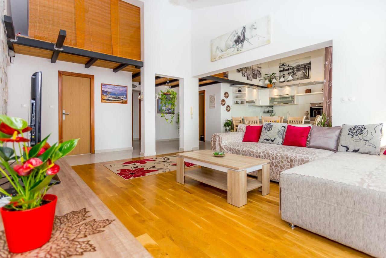 Urban Luxury Suites Juricevic Дуче Экстерьер фото