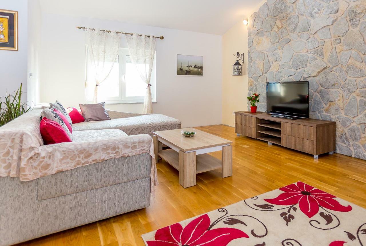 Urban Luxury Suites Juricevic Дуче Экстерьер фото